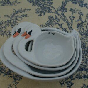 Slant Collections ceramic nesting measuring cups Swans 4 pieces